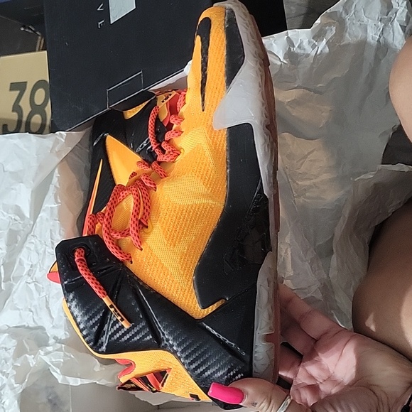 LeBron XII - Picture 3 of 11